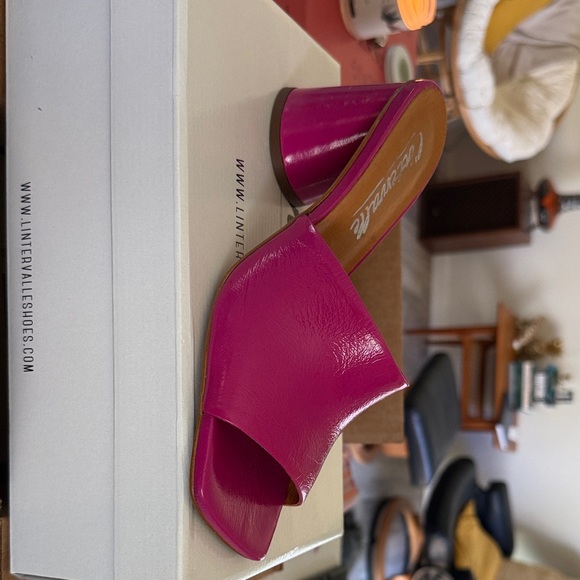 L'INTERVALLE Shoes - L'INTERVALLE Bright Fuchsia Open-Toe Block Heel Mule